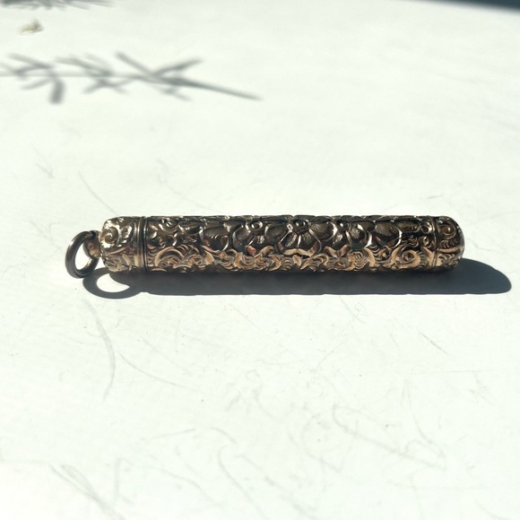 Rare Antique Victorian Gold Plated Repoussé Mechanical Pencil - Picture 4 of 14